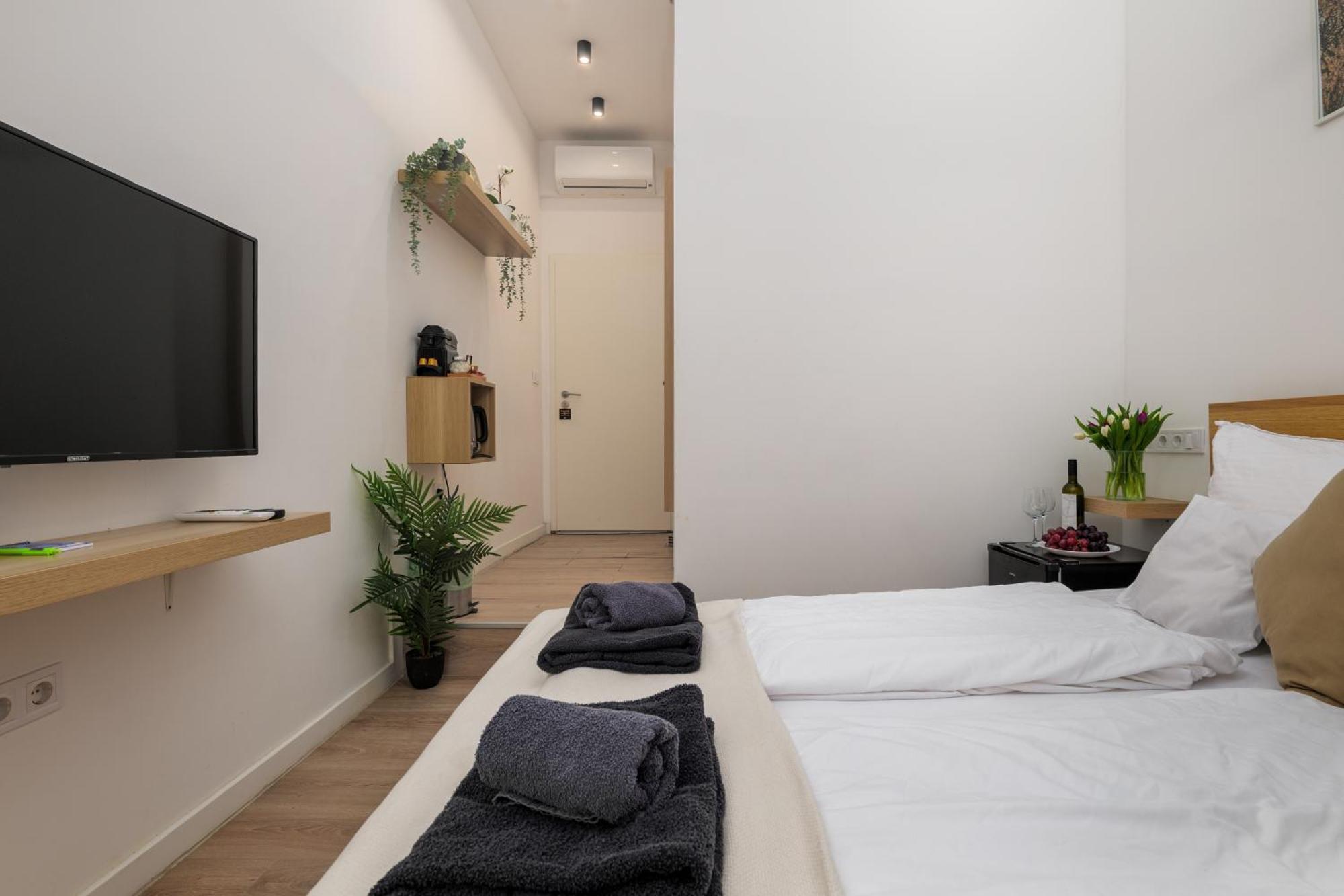 Ak7 Boutique Suites ブダペスト エクステリア 写真